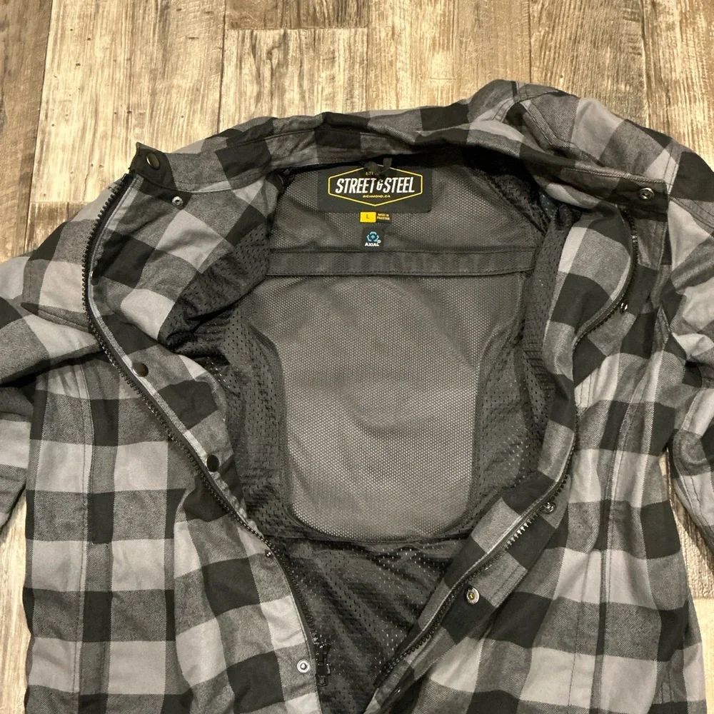 Street & Steel Black & Gray Plaid Button-Down Shirt - Picture 5 of 16